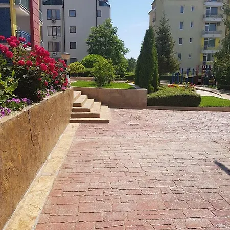 伊力特4号公寓 *