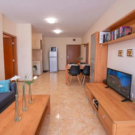 Elit 4 Apartment *