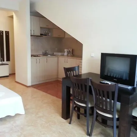 Elit 4 Apartments * סאני ביץ'