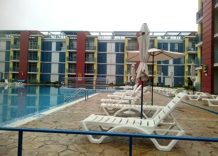 In Complex Elit 4 *