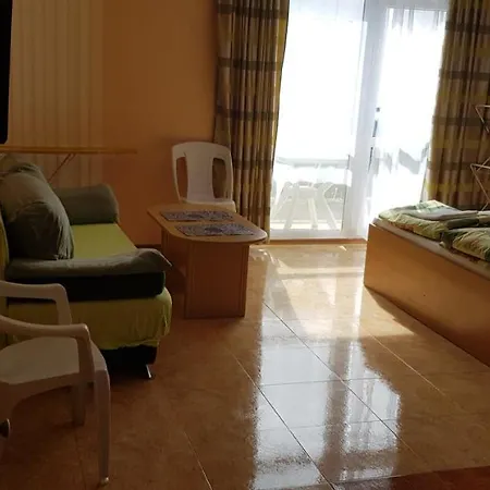 In Complex Elit 4 *