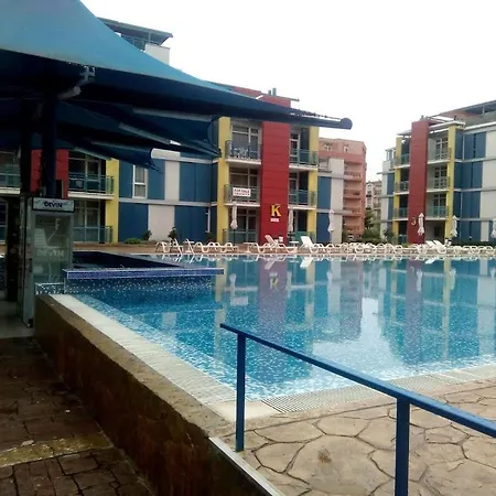 In Complex Elit 4 *